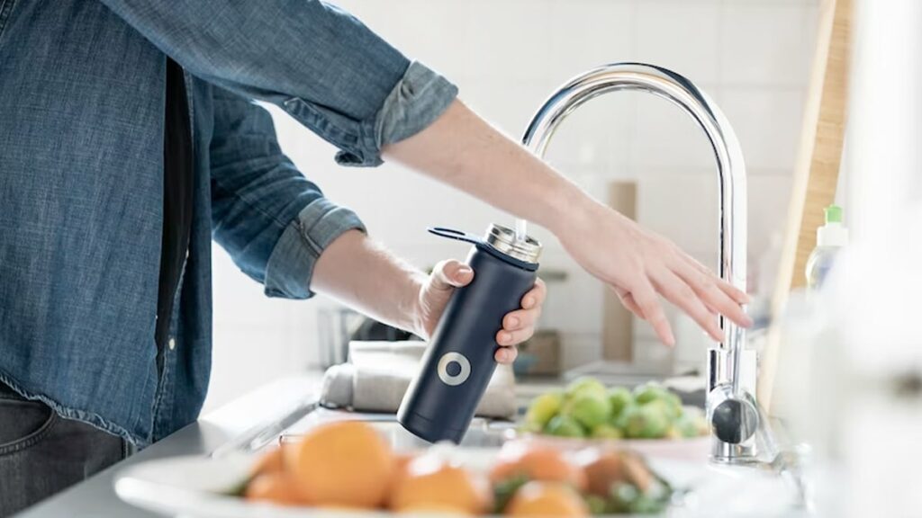 Kitchen tips: how to get rid of bad odors from reusable water bottles